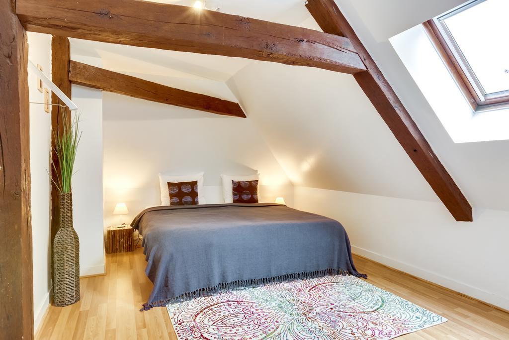 Chateau Turgot Gites Bons-Tassily Buitenkant foto