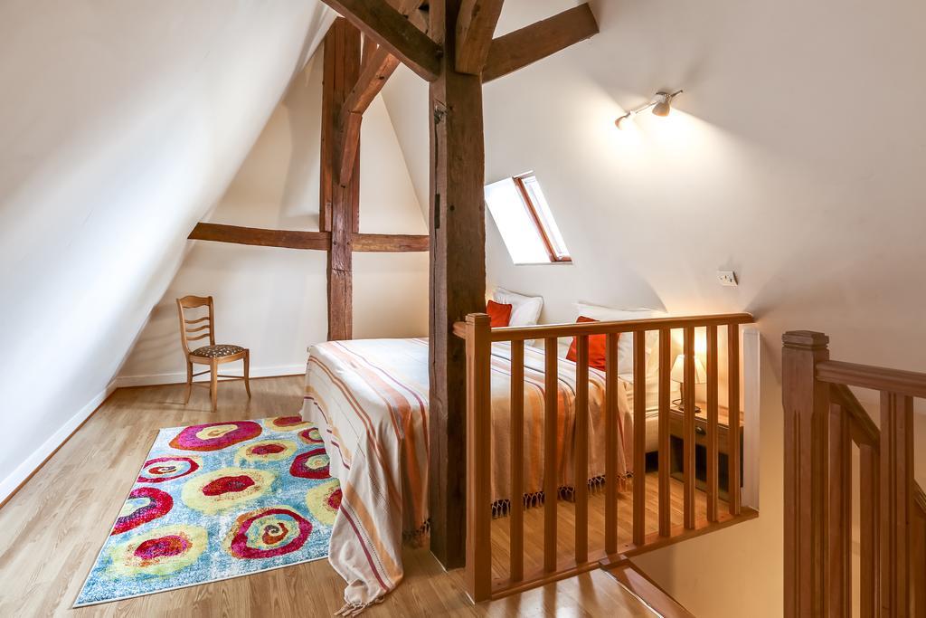 Chateau Turgot Gites Bons-Tassily Buitenkant foto