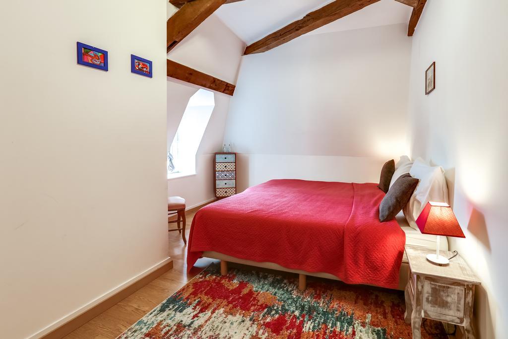 Chateau Turgot Gites Bons-Tassily Buitenkant foto