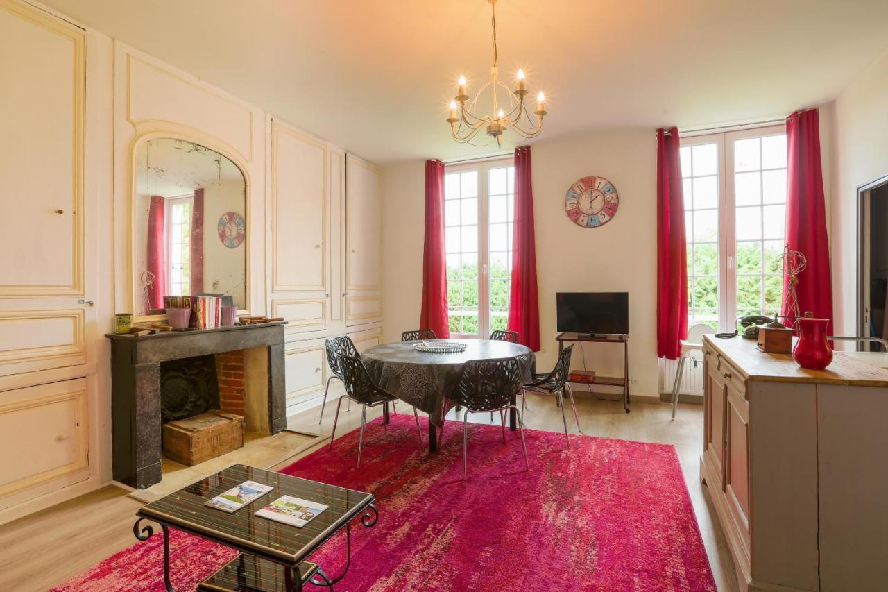 Chateau Turgot Gites Bons-Tassily Buitenkant foto